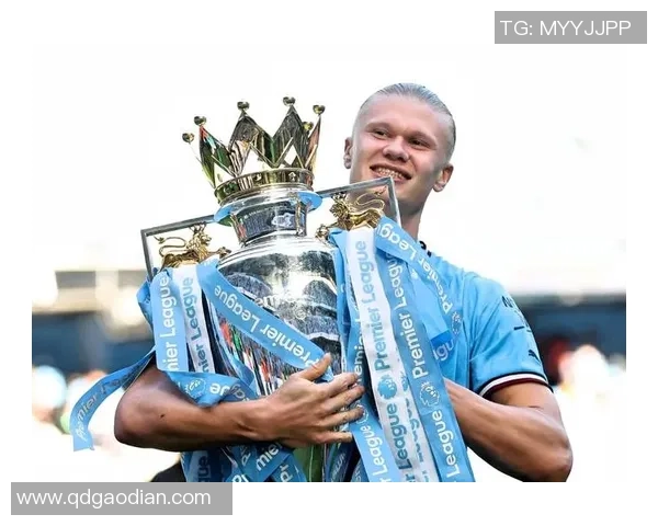 全球足球球星实力排行榜与历史成就对比分析表